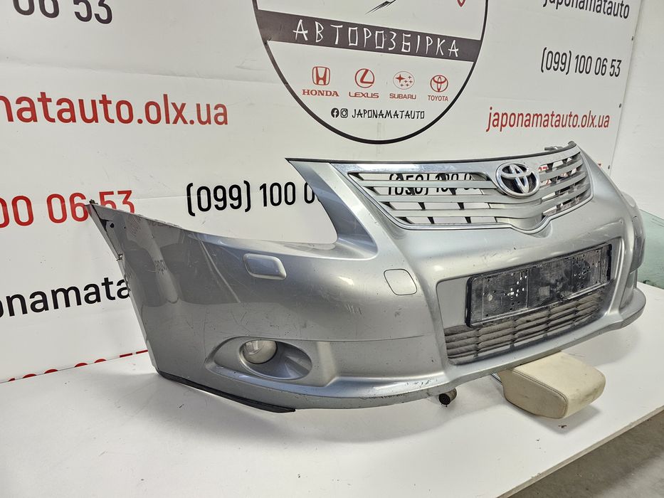 Передній бампер Toyota Avensis T27 дорестайлінг 09-11 р.в.