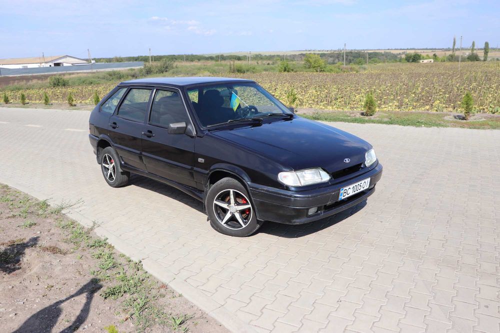 Автомобіль ВАЗ-2114