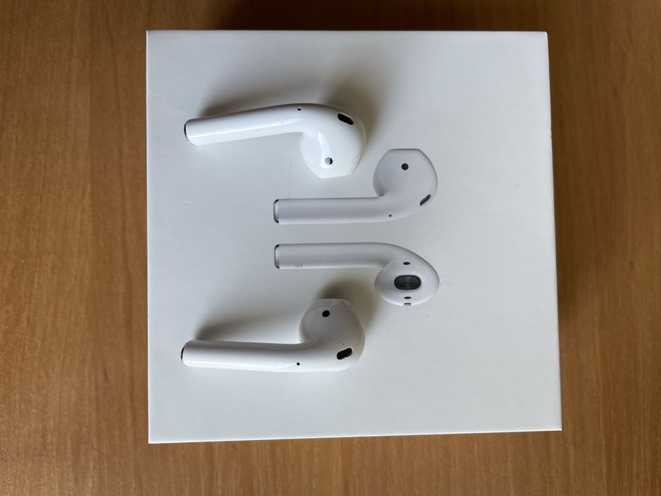Навушники Apple AirPods