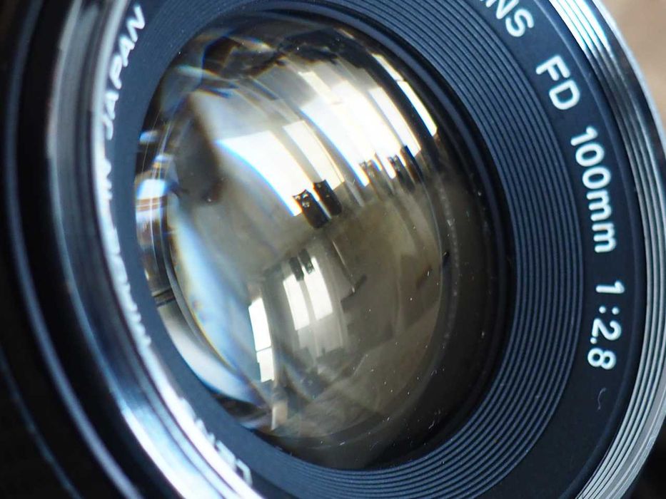 Obiektyw Canon FD 100mm f2.8 ”Silver Ring”.