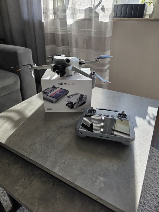 Dron dji mini 4 pro