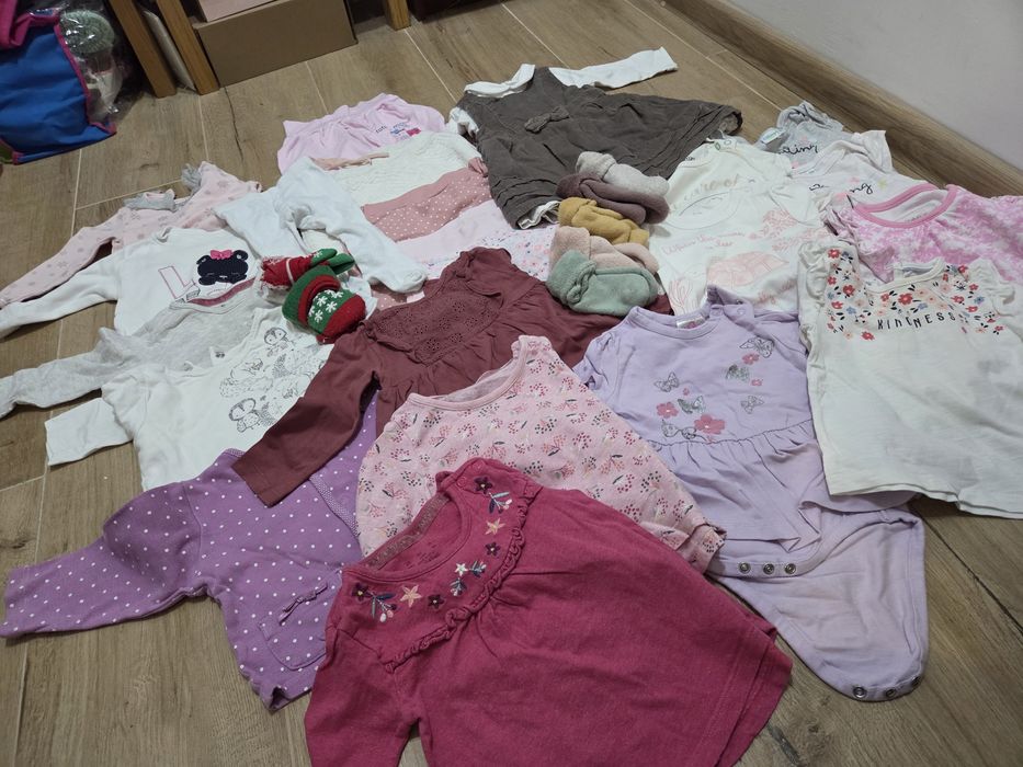 Paka ubrań r. 68 dziewczynka