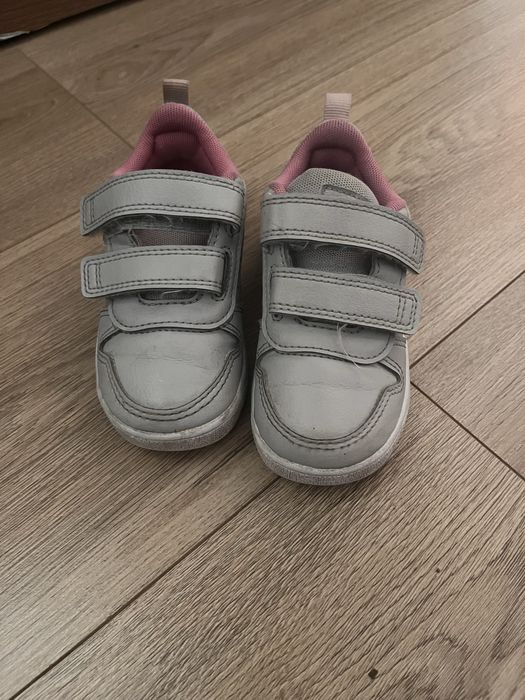 Кросівки adidas для дівчинки