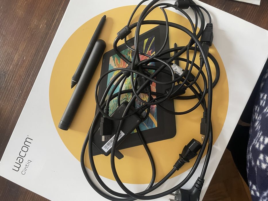 Tablet graficzny 15.6" WACOM Cintiq 16