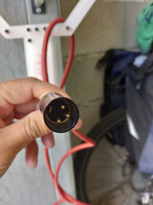 Antena magnética para escuta eletromagnética.
