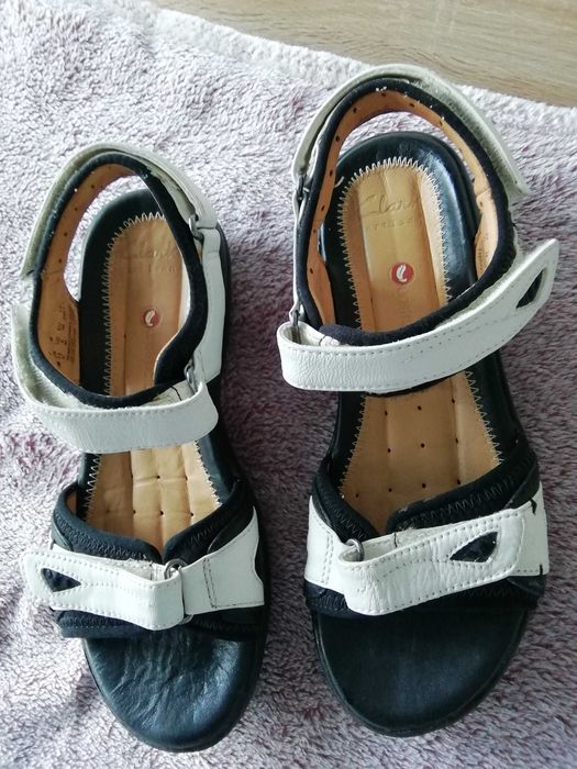Sandały damskie skórzane trekkingowe  białe Clarks