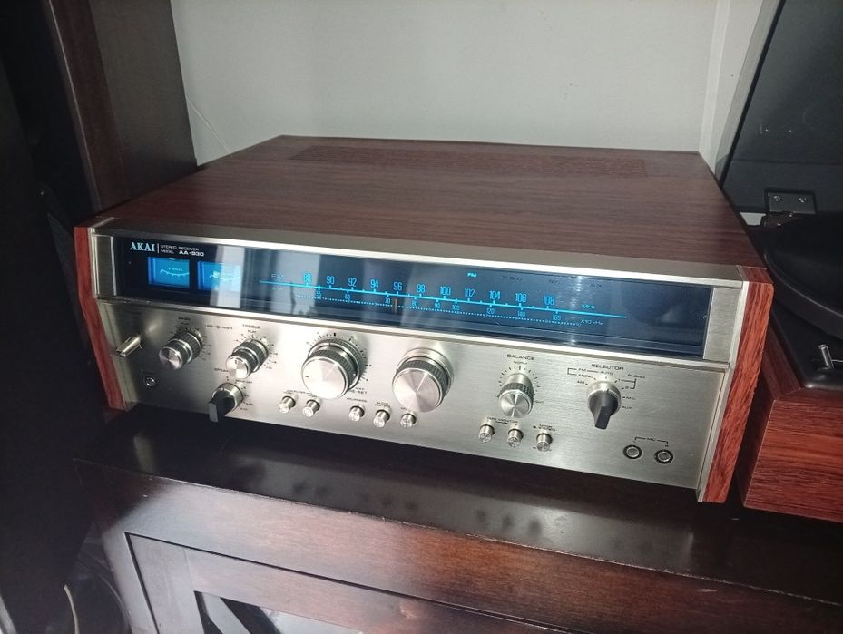 Amplificador Receiver Akai AA930
