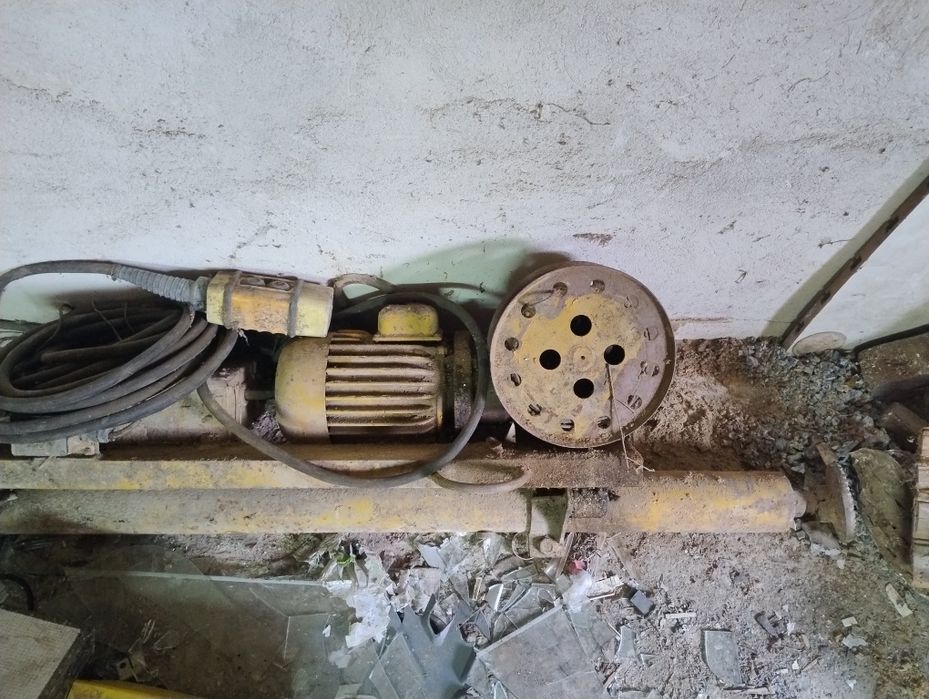Wyciąg budowlany winda elektryczna.
