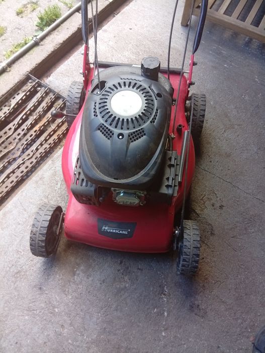 Kosiarka spalinowa z napędem Hurricane 135cm