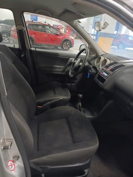 Polo 1.4 ano 2001 apenas 169 mil quilómetros