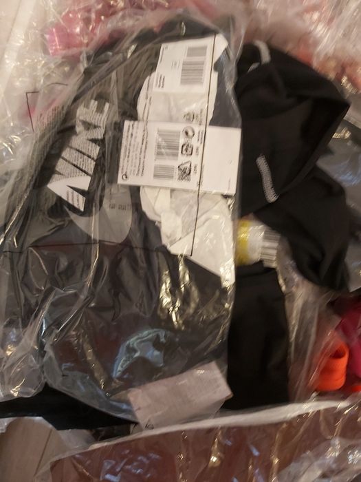 Odzież sportowa ubrania Nike box pakiet mix karton pudlo nowe Tanio