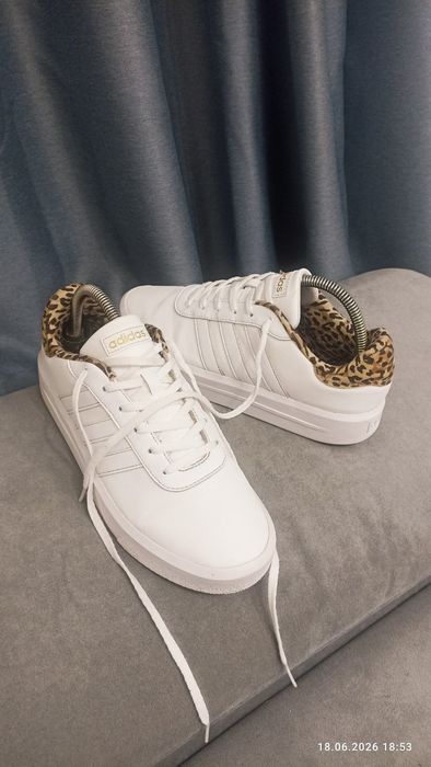 Кросівки Adidas Court Platform