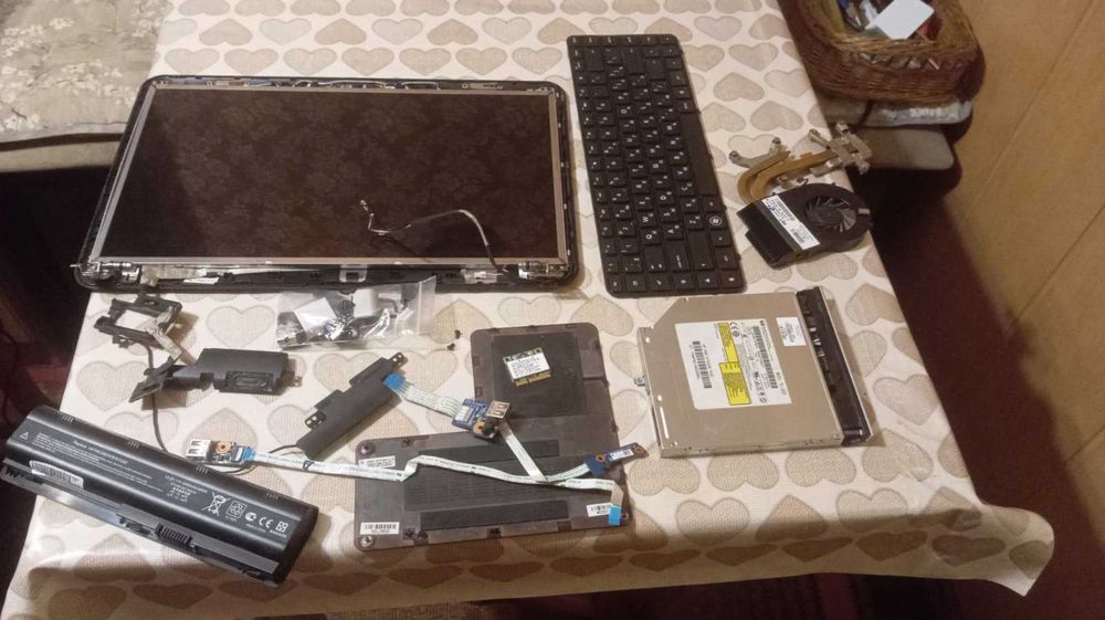 Комплектуючі до ноутбуку