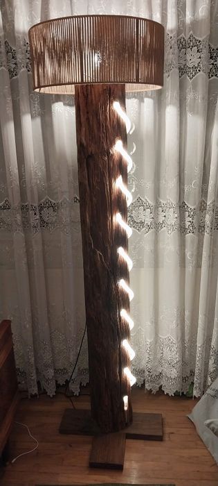 Торшер деревяний