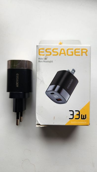 Зарядка Essager 33W GaN + Дисплей.  Швидка для iPhone, Samsung