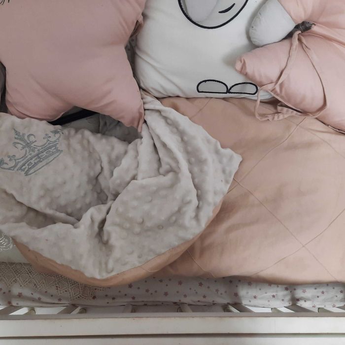 Продам бортики в дитяче ліжечко, все гарно переться.