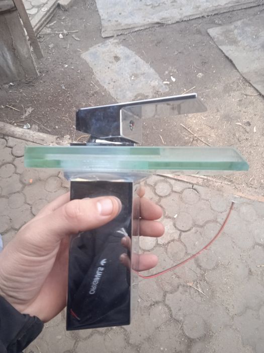 Кран з підсвіткою