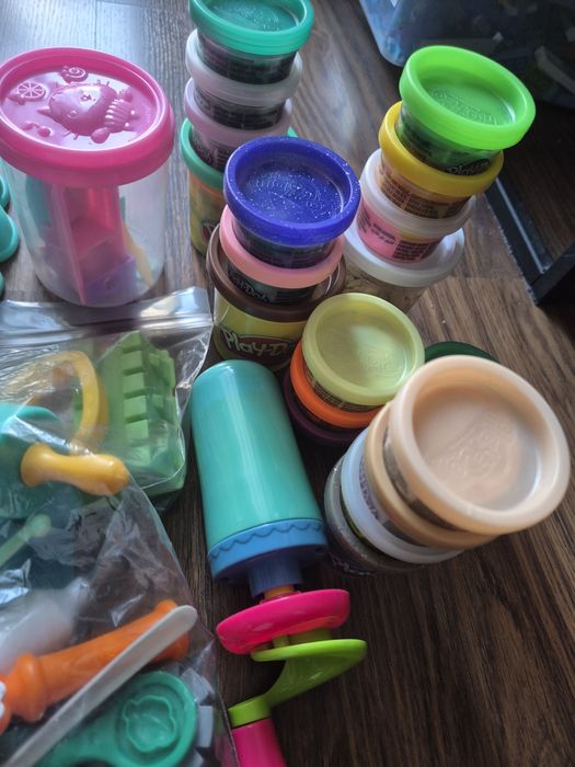 Zestaw play-doh.