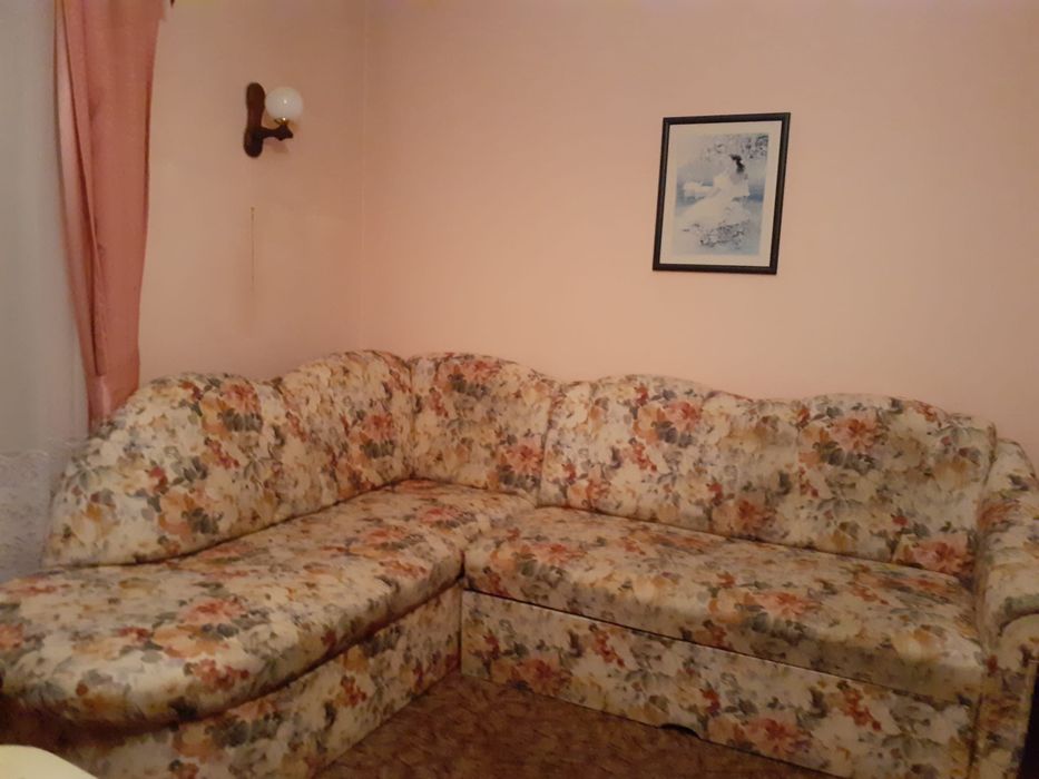 Komplet z fotelami i pufami