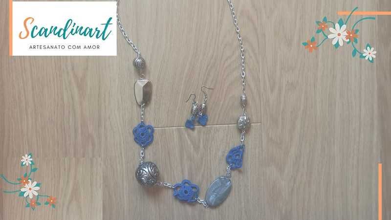 Colares metal e renda