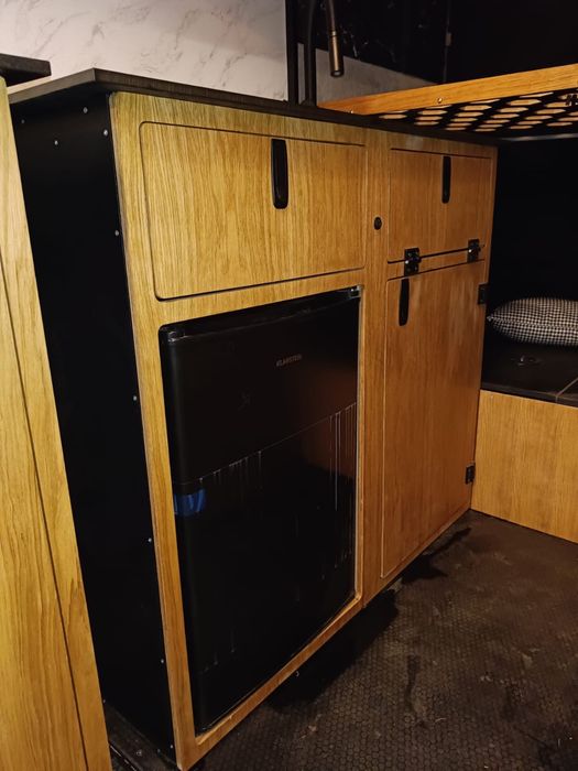 Zabudowa kamper, camper, kontener, miedzynarodówka