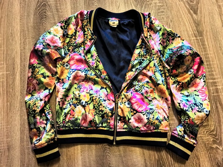Piękna bomberka H&M