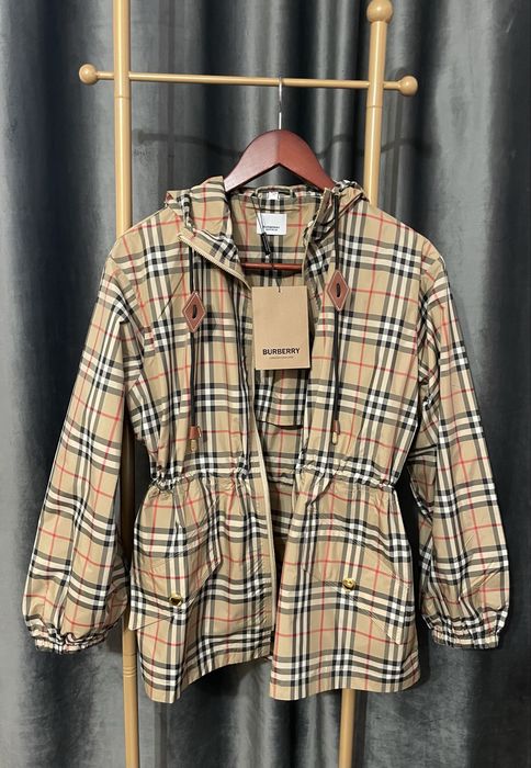 Ветровка Burberry L/XL Новая с бирками и полной упаковкой