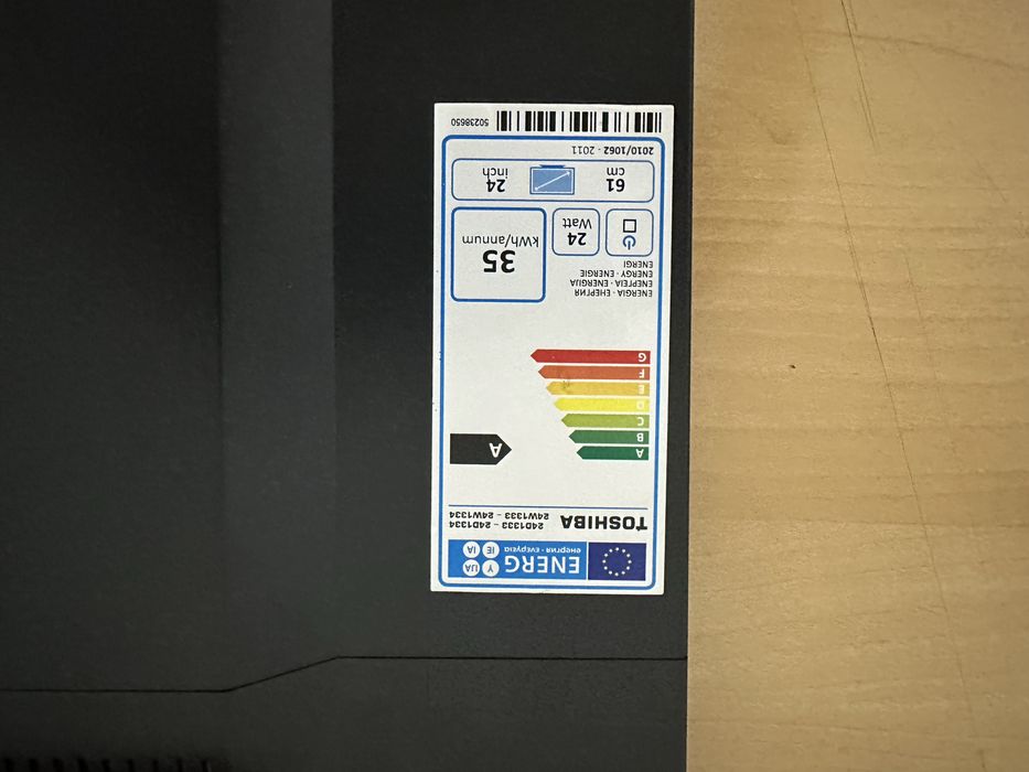 LCD TOSHIBA DE 24 POLGADAS COM COMANDO E SUPORTE DE PAREDE