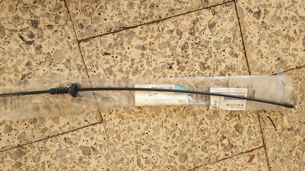 Cabo traseiro de capô