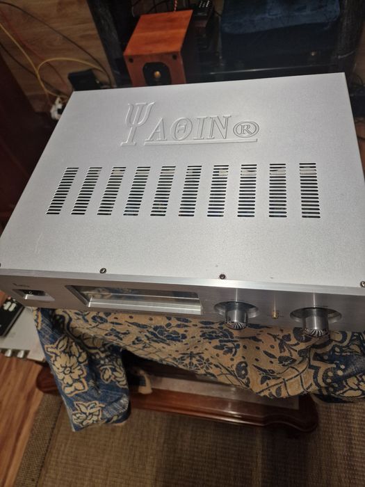Amplificador híbrido yaqin vk 2100