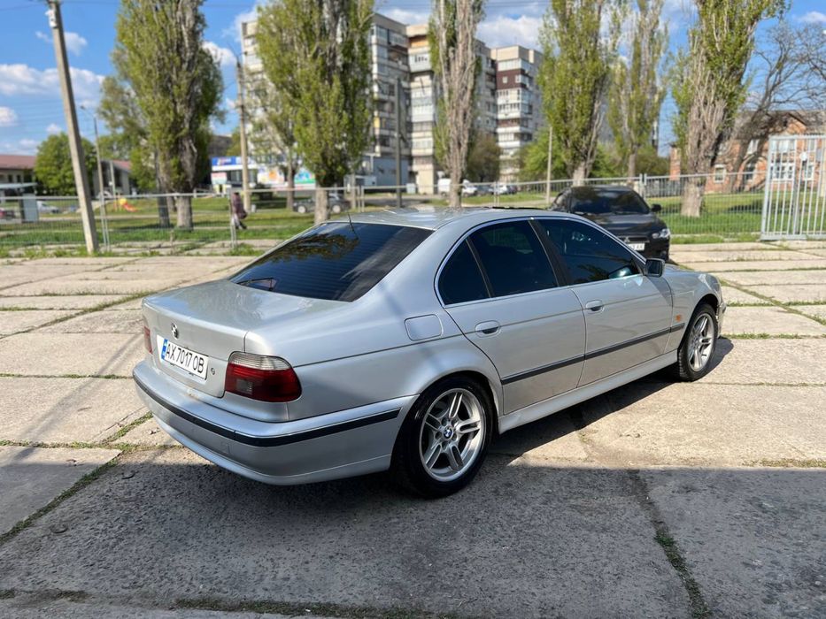 Продам BMW  523I