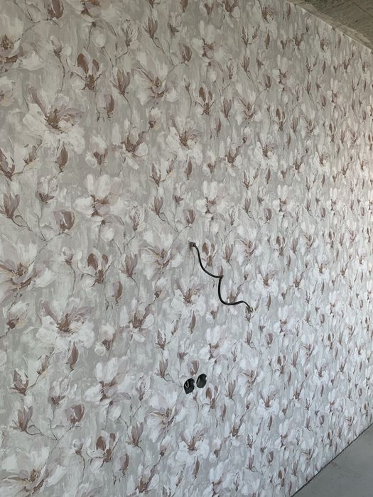 Качественная поклейка обоев опытным мастером с гарантией