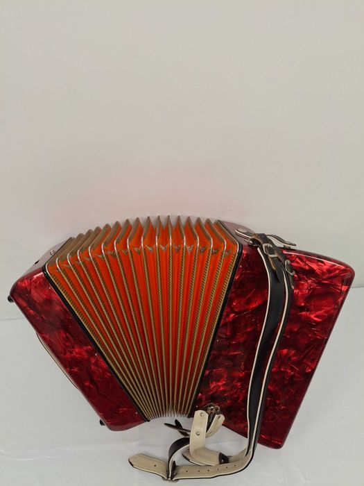 Akordeon Hohner Concerto III , stan jak Nowy 72 basy,3 chóry, zamiana