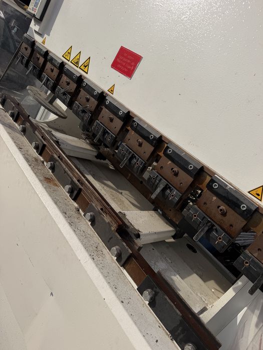 Prasa krawedziowa Amada