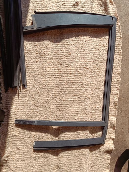 Пластик дверей, накладки, БМВ е46 універсал, молдинги, уплотнитель