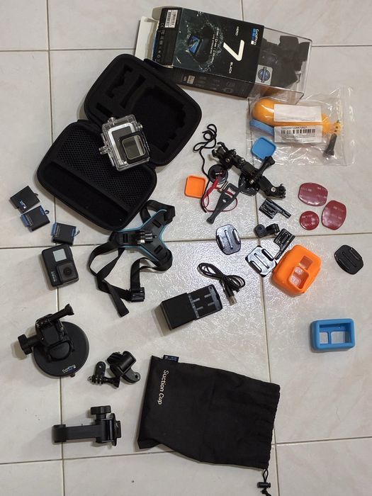 Gopro 7 black - com muitos acessorios
