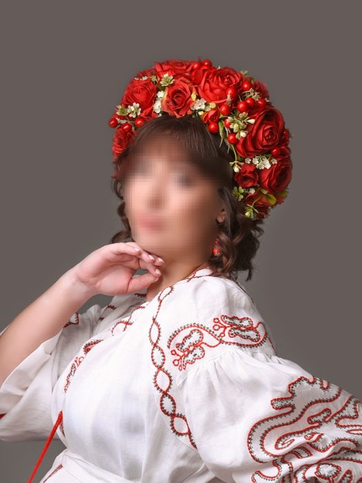 Яскравий червоний вінок