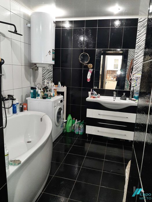 продаж  затишної 3 кімнатної квартири  в котеджі