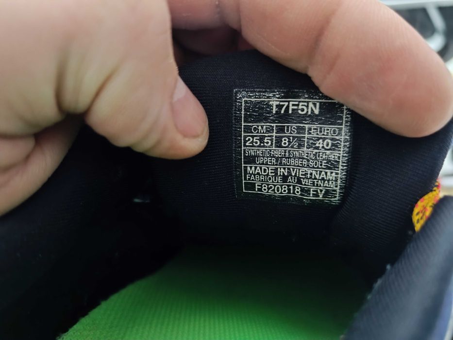 - Asics GEL-FujiTrabuco 6 Gore-Tex