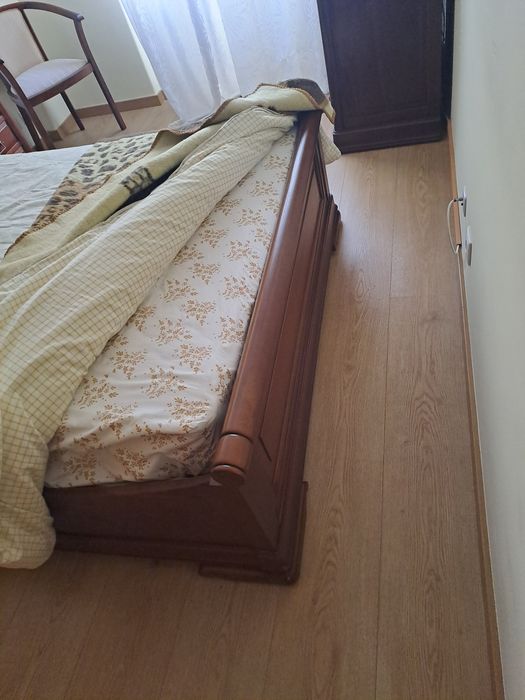 Quarto completo semi-novo