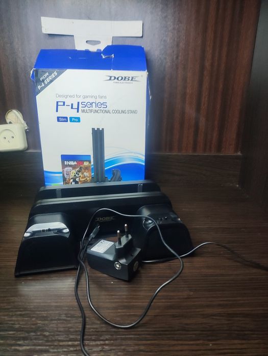 Підставка для ПС 4, DOBE для вертикального розміщення