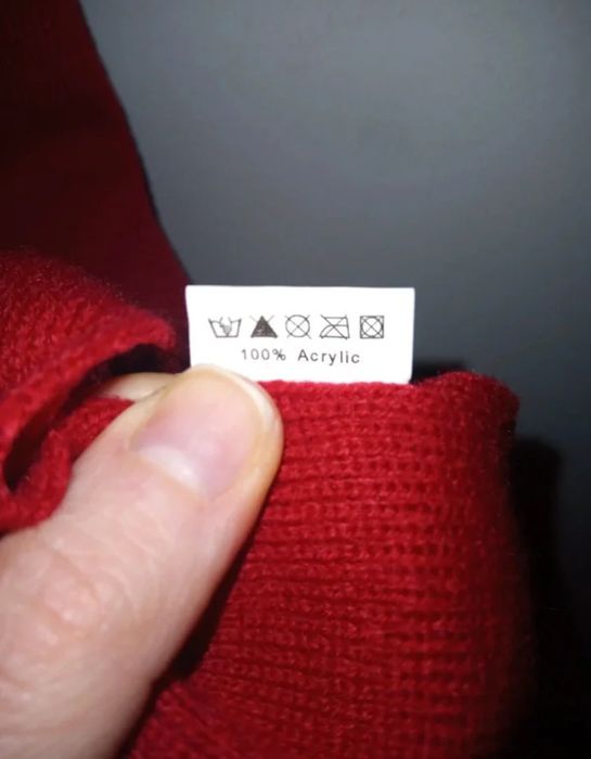 Cachecol vermelho NasoDrill