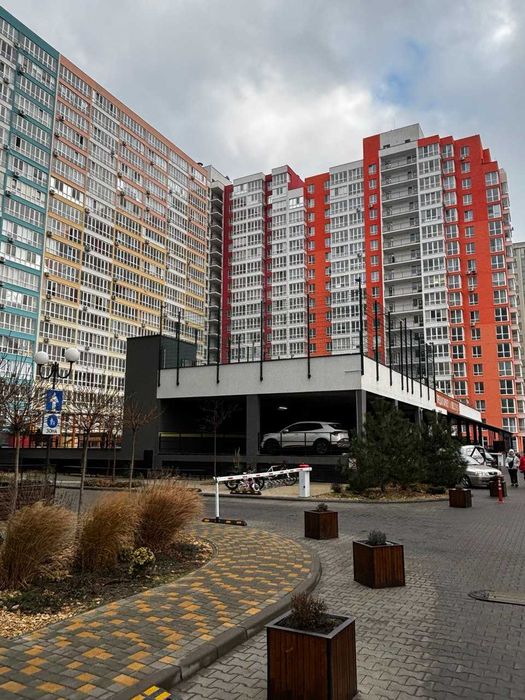 Квартира з новим ремонтом в сучасному ЖК на Таїрова. Готова до життя.