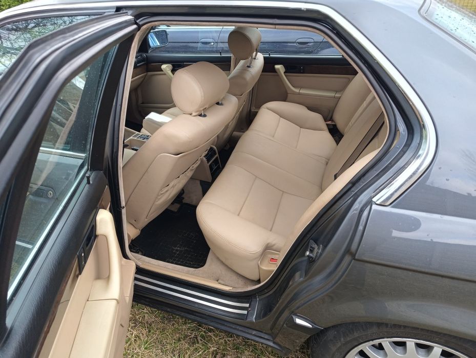 BMW E32 735i 1989rok