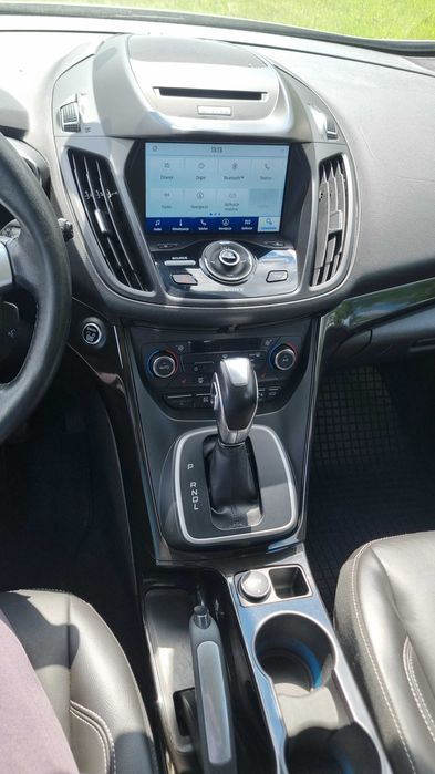 Ford CMAX Hybrid Titanium 2017 benzyna