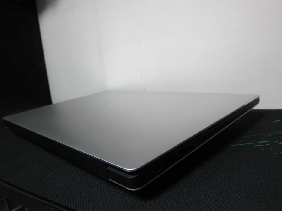 Dell Precision 5520/Intel Core I7 6820Hq 3.60 GHz/ram 16/15.6" IPS 1920 x 1080 Sharp/SSD 512