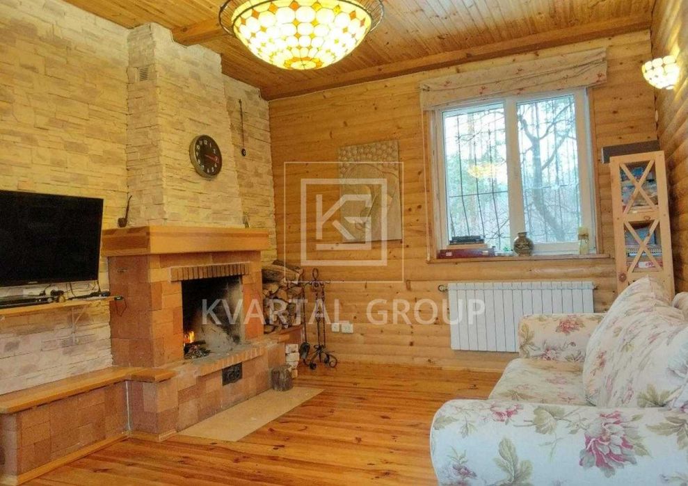 Затишний будинок із каміном, терасою та 12 сотками біля лісу