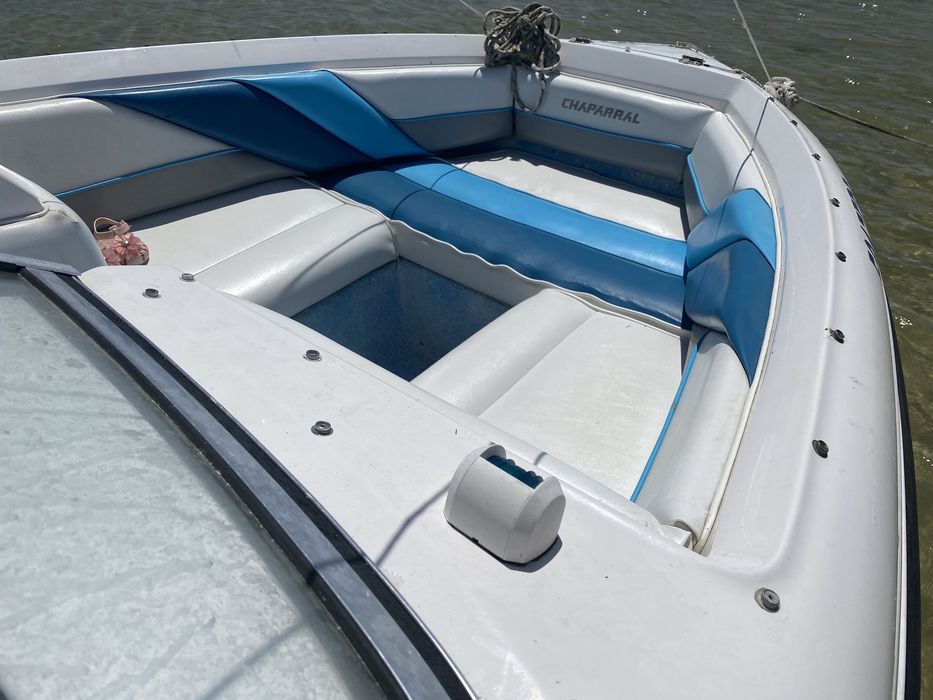Barco Chaparral c/ motor fora de bordo, Proa Aberta 6 lugares