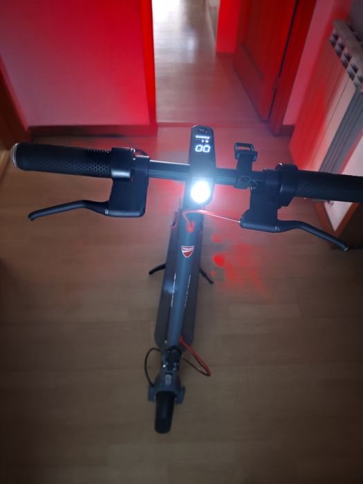 Trotinete Elétrica Ducati Pro-I Evo Max Advanced Safety (Como Nova / Ótimo Estado)