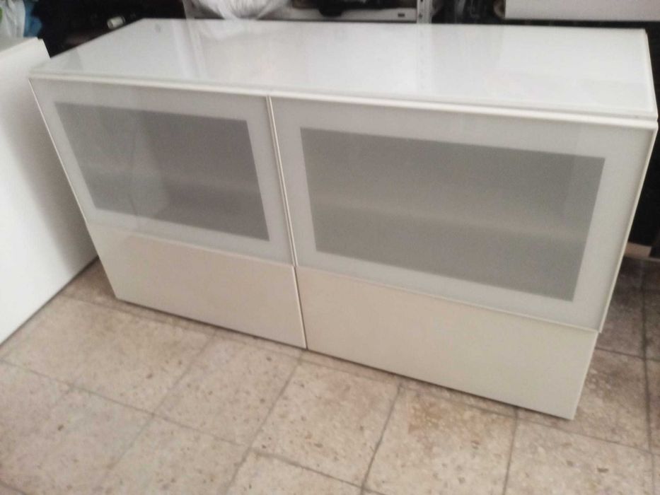 BESTÅ Móvel de TV tampo/portas em vidro c/gavetas, branco